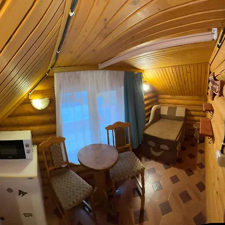 Pid Skeleju Apartment Rakhiv